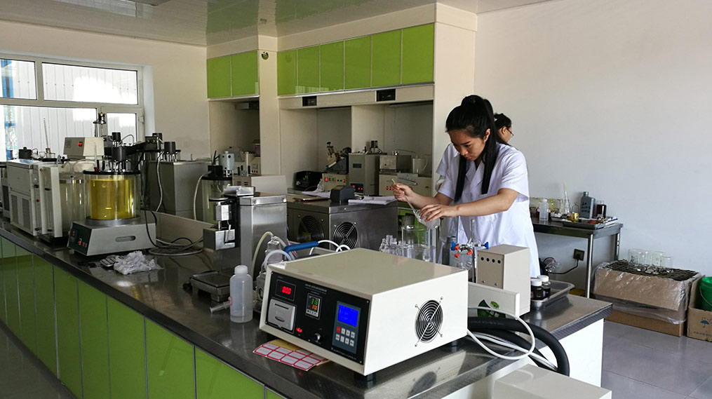 化驗(yàn)設(shè)備一角