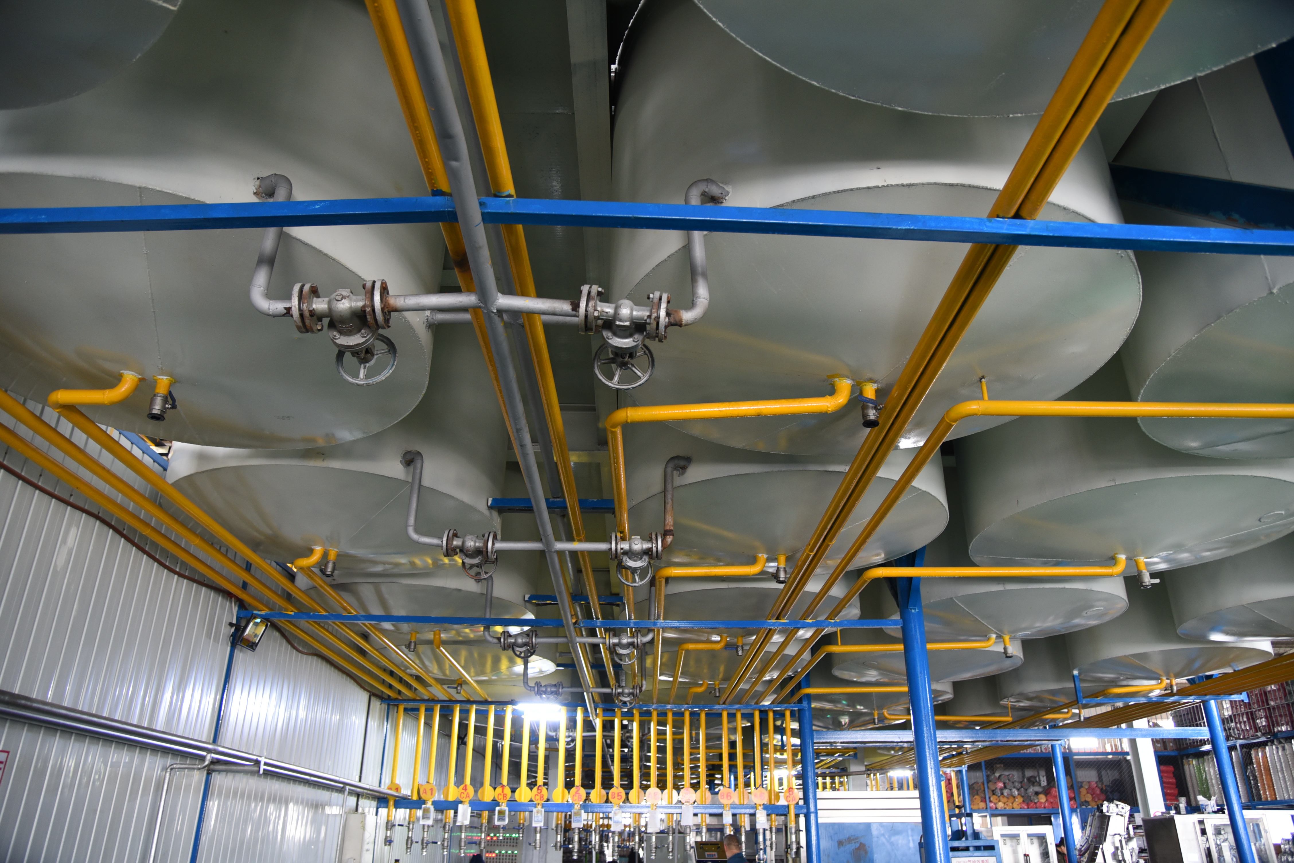 室內(nèi)調(diào)和油罐